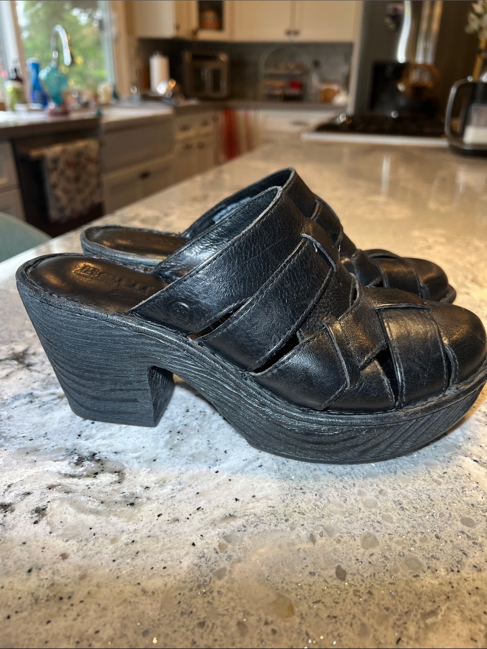 Born Pollina Black Leather Fisherman Clogs Mules Size 7 - EUC